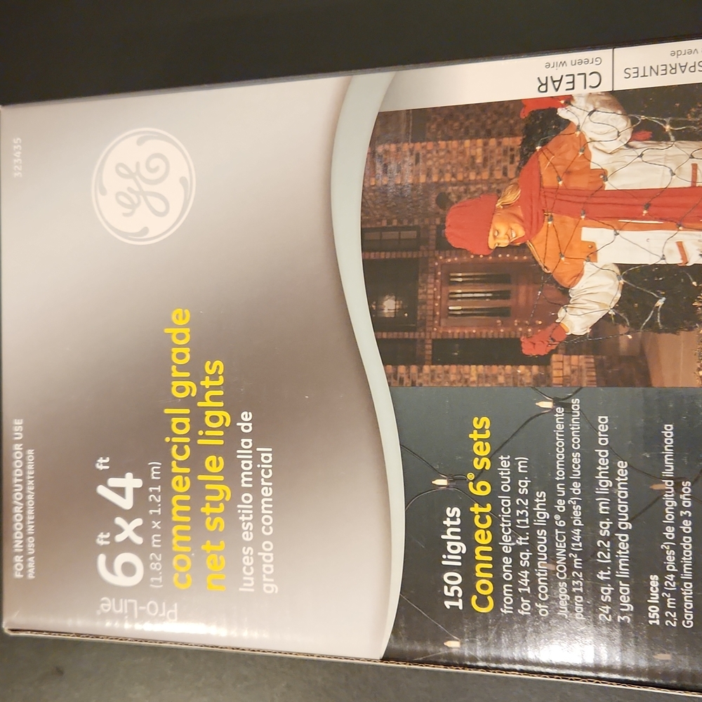 GE COMMERCIAL 6 FT X 4 FT LIGHTS